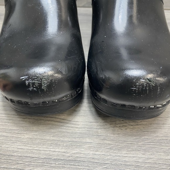 Dansko 38/7 US Womens Shoes Gloss Black Leather Mule Clog Nurse Comfort - Picture 13 of 16